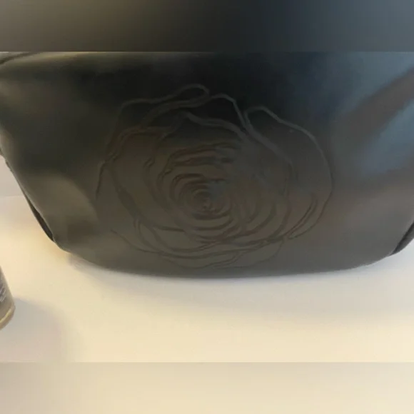 Lancôme Black Rose Cosmetic Bag with Lancôme Génifique Ultimate Recovery Serum - Picture 5 of 7